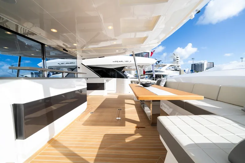 95 Pearl Yacht Photos Pics 