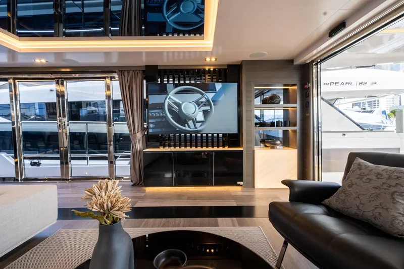 95 Pearl Yacht Photos Pics 