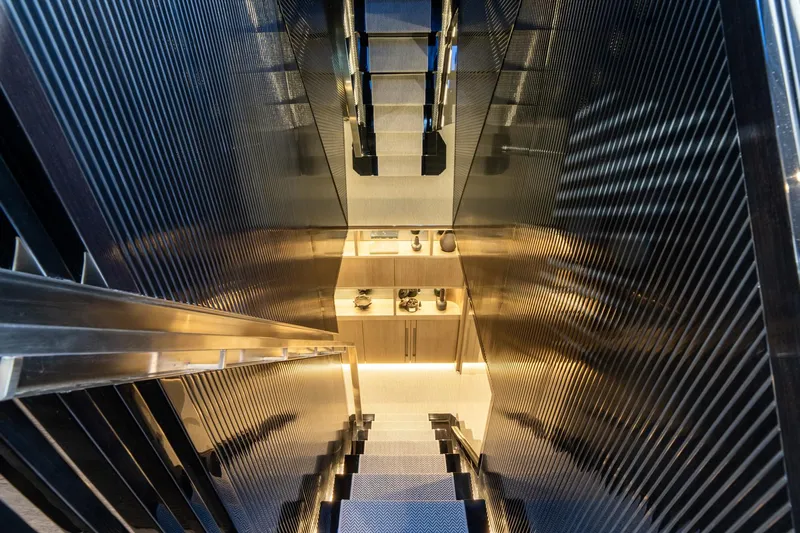 95 Pearl Yacht Photos Pics 