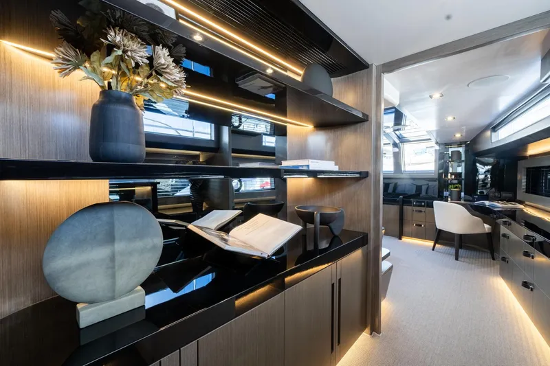 95 Pearl Yacht Photos Pics 