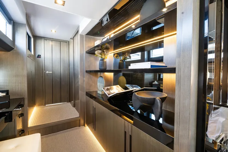 95 Pearl Yacht Photos Pics 