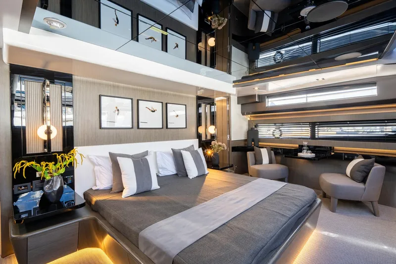 95 Pearl Yacht Photos Pics 