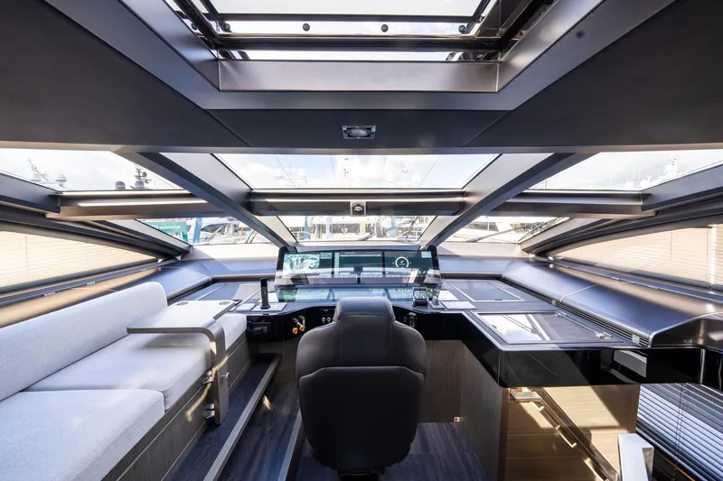 95 Pearl Yacht Photos Pics 