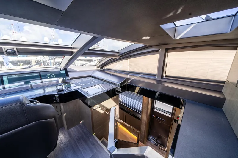 95 Pearl Yacht Photos Pics 