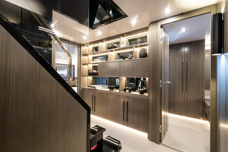 95 Pearl Yacht Photos Pics 