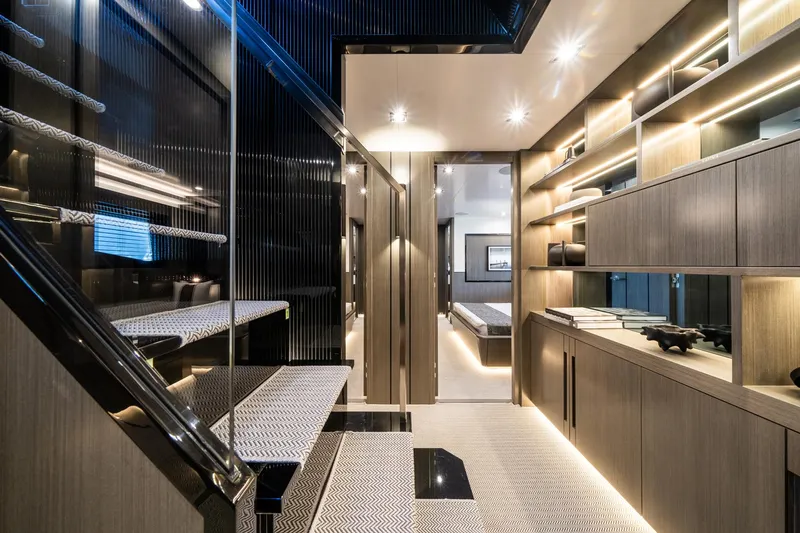 95 Pearl Yacht Photos Pics 