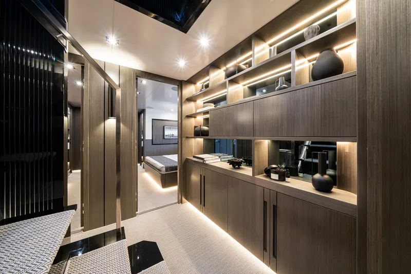 95 Pearl Yacht Photos Pics 