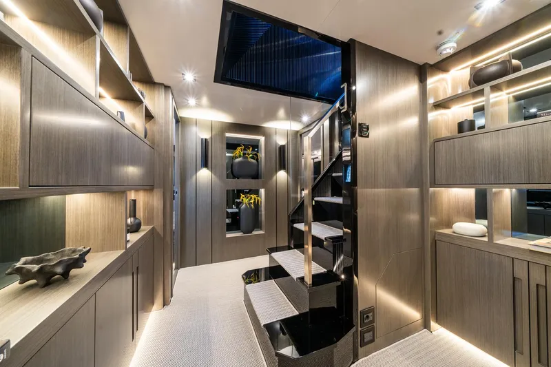 95 Pearl Yacht Photos Pics 