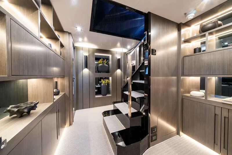 95 Pearl Yacht Photos Pics 