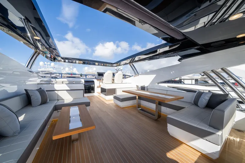 95 Pearl Yacht Photos Pics 