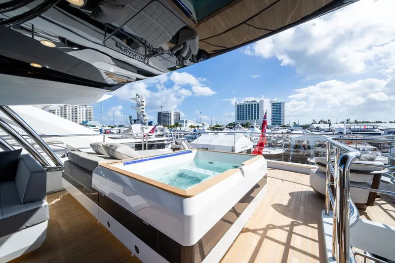 95 Pearl Yacht Photos Pics 