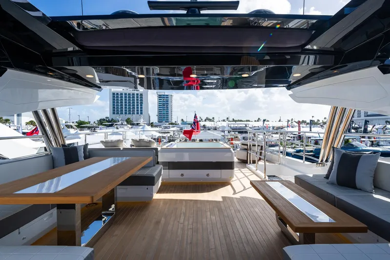 95 Pearl Yacht Photos Pics 