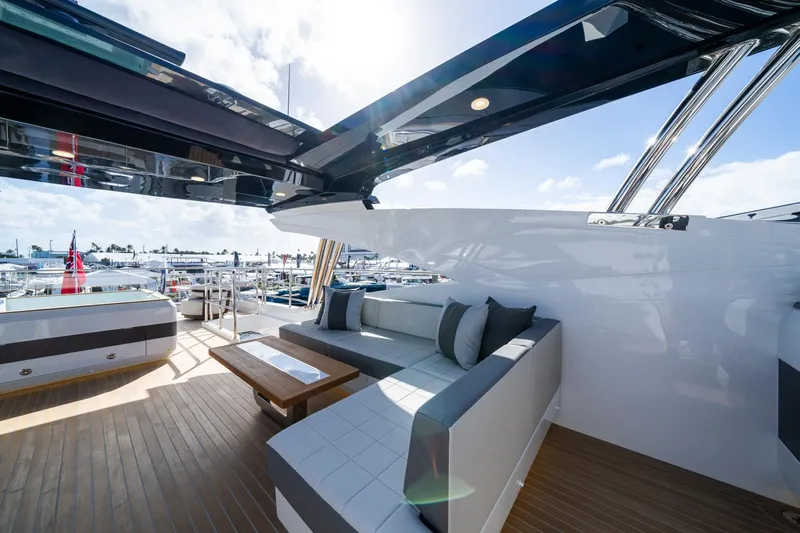 95 Pearl Yacht Photos Pics 