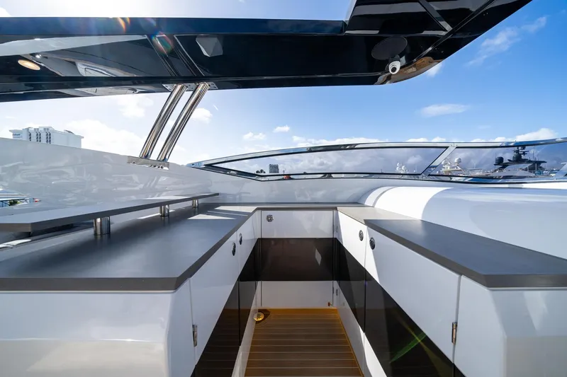 95 Pearl Yacht Photos Pics 