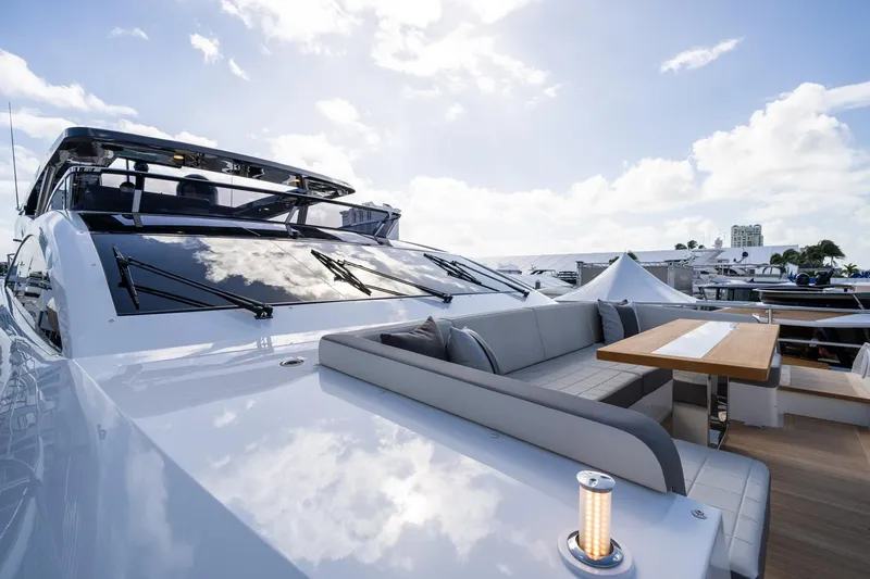 95 Pearl Yacht Photos Pics 