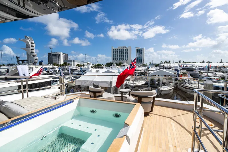 95 Pearl Yacht Photos Pics 