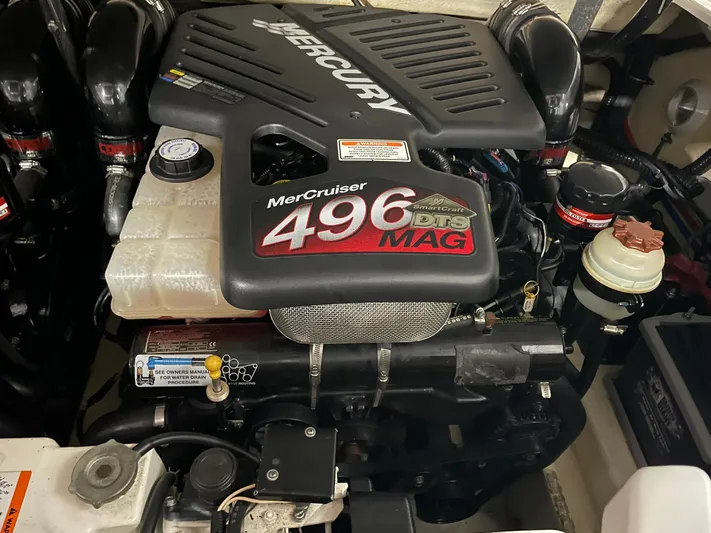 "abe Froman" Yacht Photos Pics MerCruiser 496 MAG engine in 2006 Formula 330 Sun Sport boat.