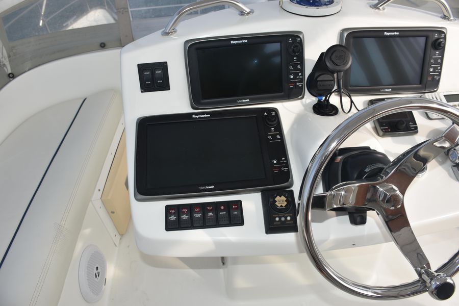 2003 Lagoon Power 43