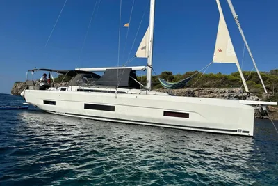 2022 Dufour 470