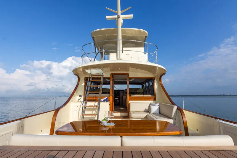 Independence Yacht Photos Pics 