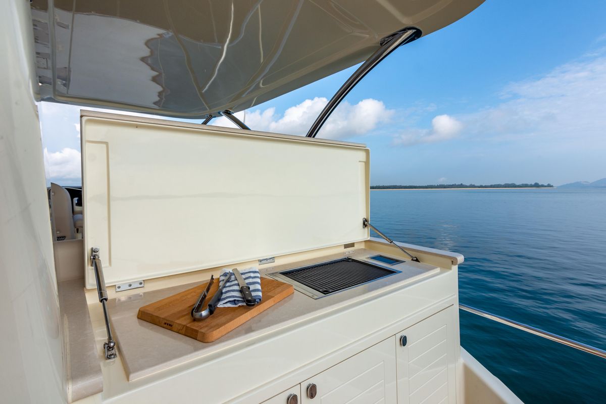 2021 Palm Beach Motor Yachts 65 