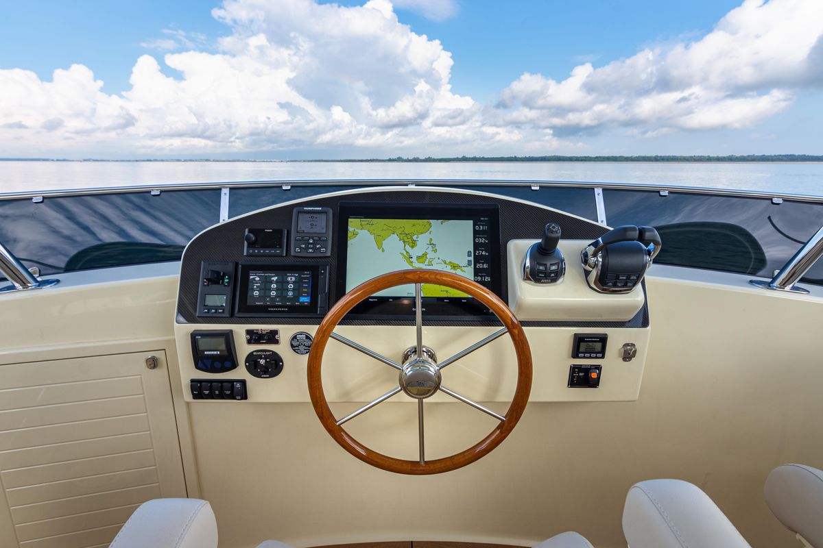 2021 Palm Beach Motor Yachts 65 