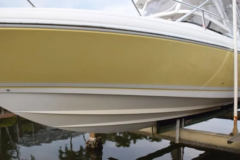 Cat Five Yacht Photos Pics Gelcoat yellow hull, no bottom paint