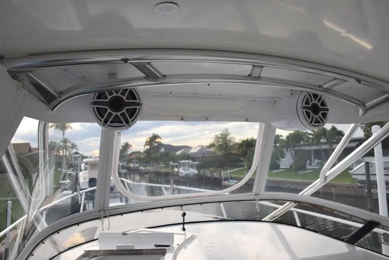 Cat Five Yacht Photos Pics Overhead mounted JL Audio and 3-side enclosure with U-Zips/vent panel