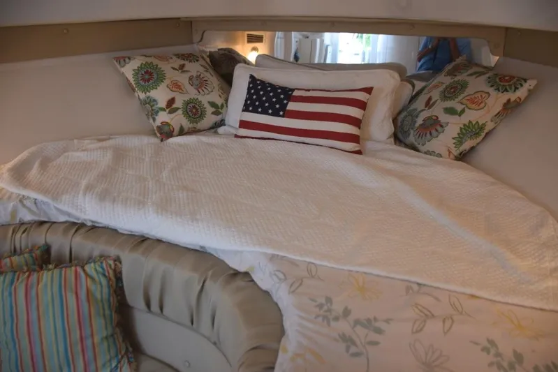 Cat Five Yacht Photos Pics Large berth with storage beneath