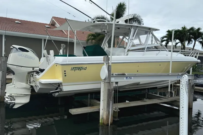 Cat Five Yacht Photos Pics Lift Kept since new