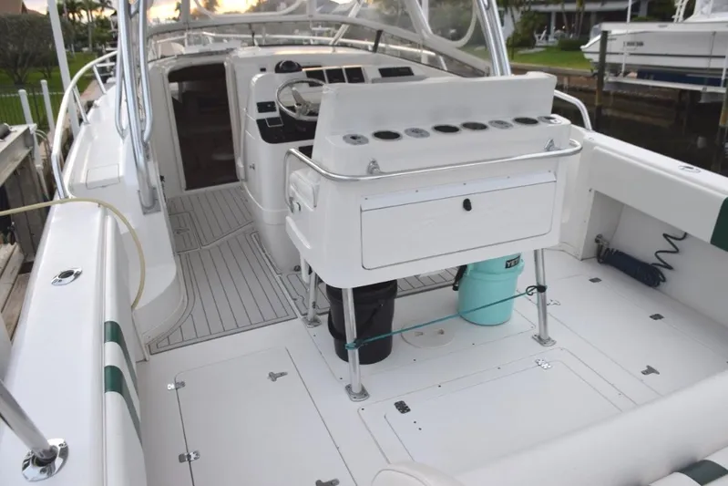 Cat Five Yacht Photos Pics Rocket launcher/drink holders/safety rail behind helm seat
