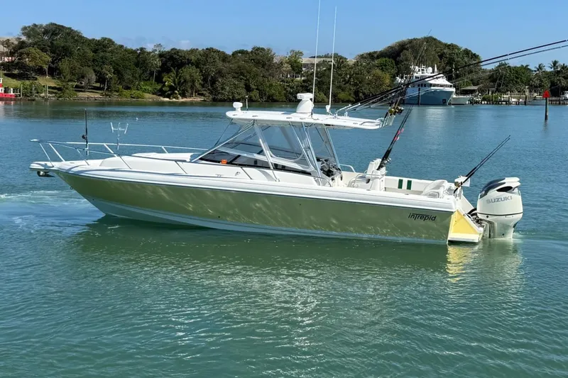 Cat Five Yacht Photos Pics Great looking, clean boat, fish or cruise!