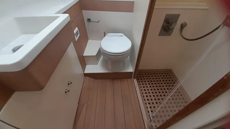 Malu Yacht Photos Pics 