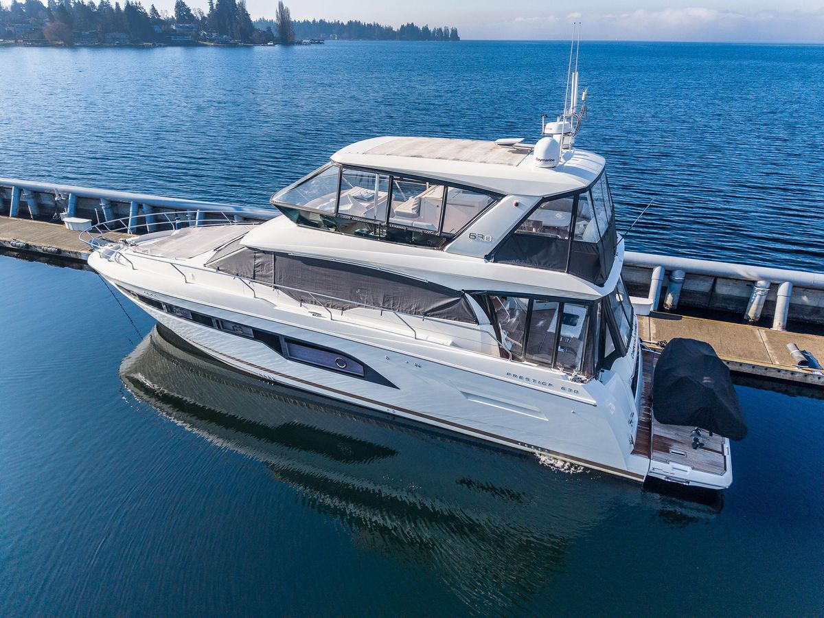 2018 Prestige 63 