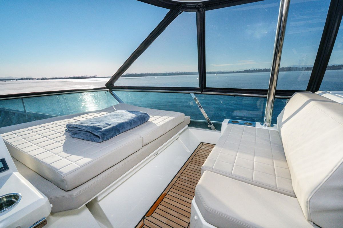 2018 Prestige 63 