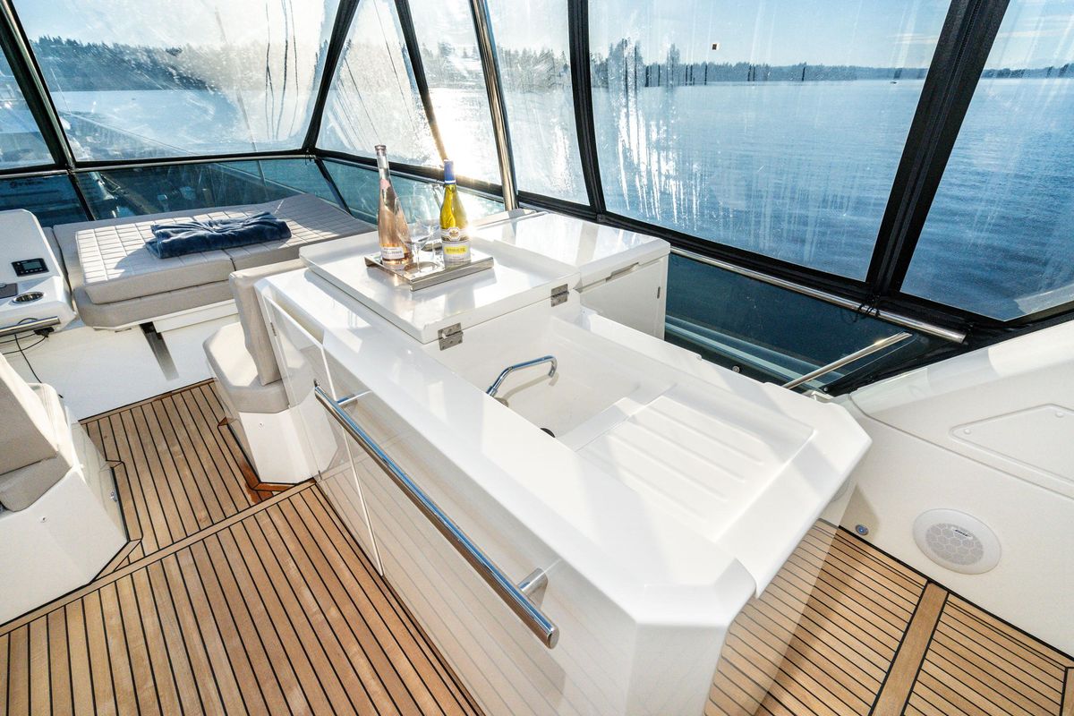 2018 Prestige 63 