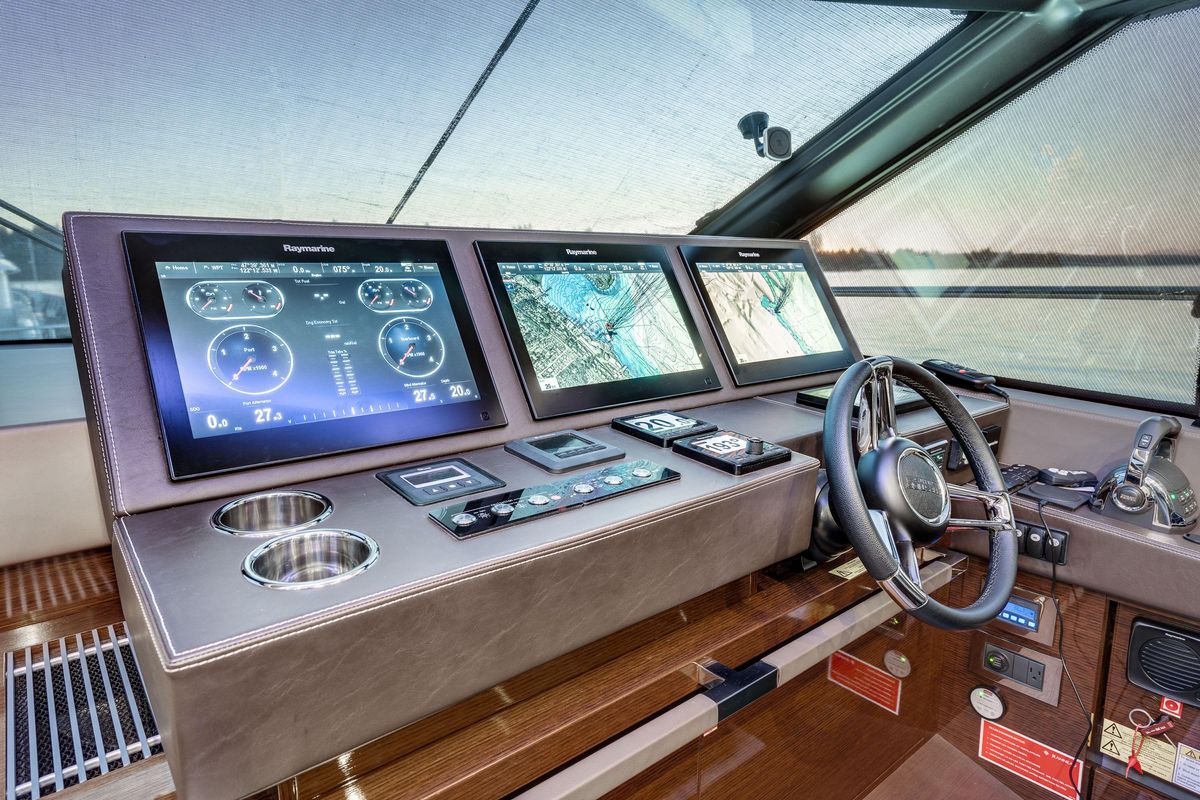 2018 Prestige 63 