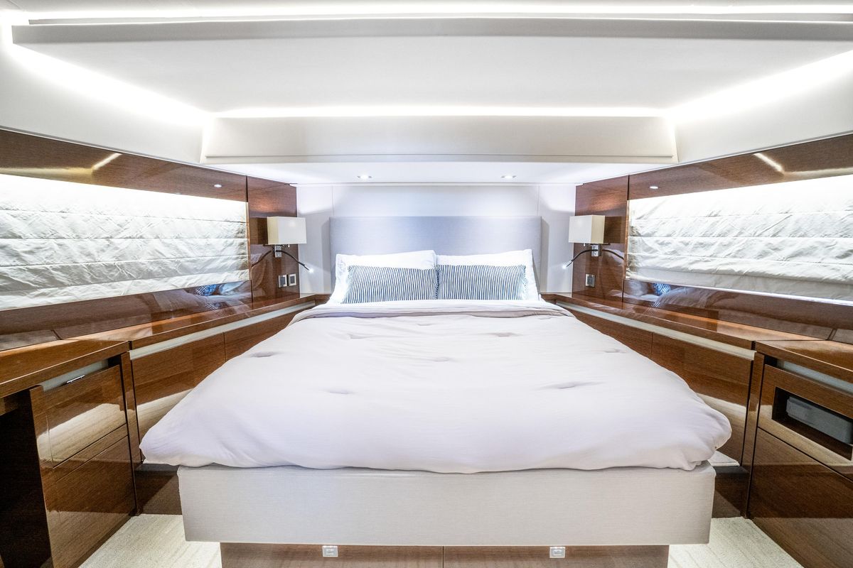2018 Prestige 63 
