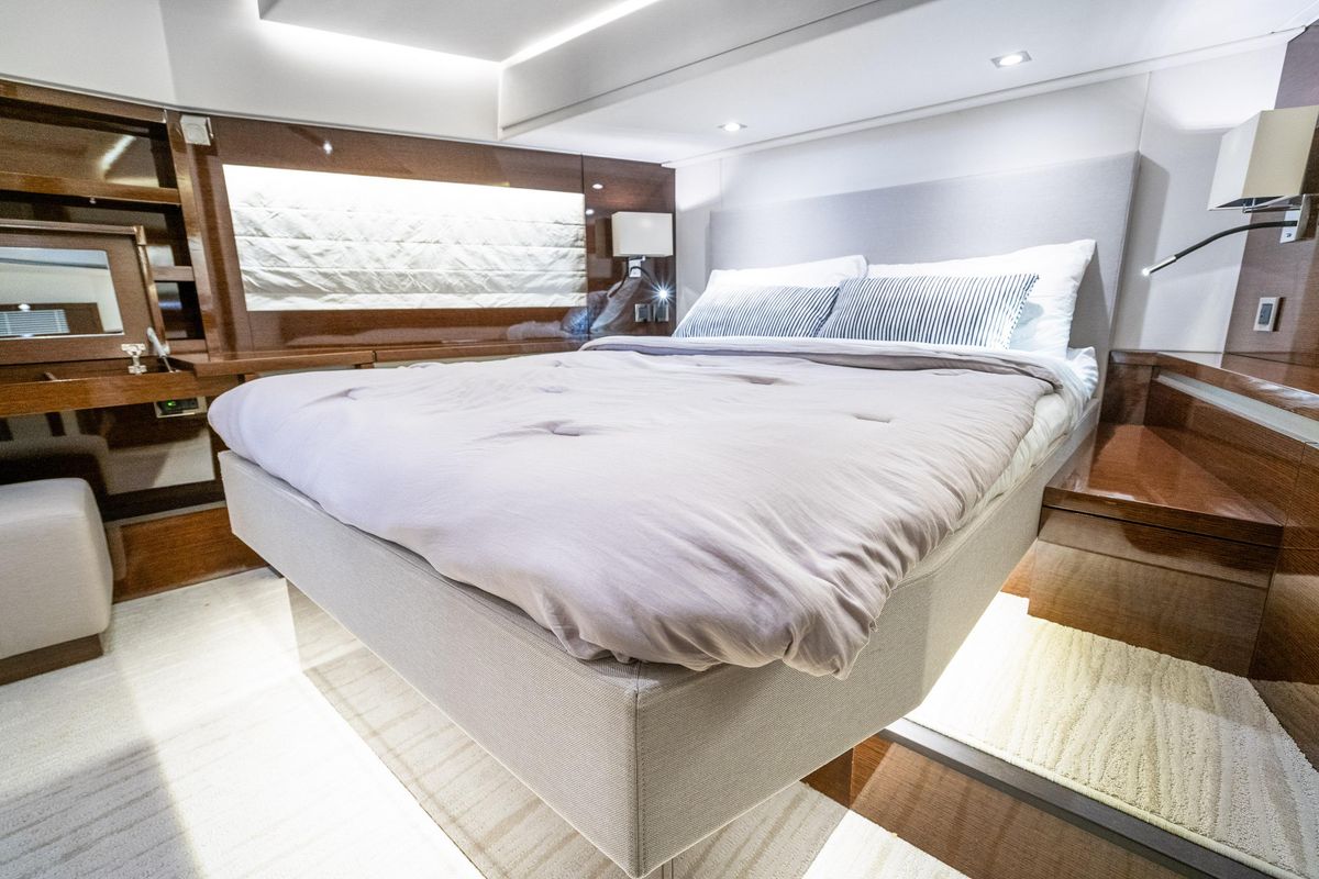 2018 Prestige 63 