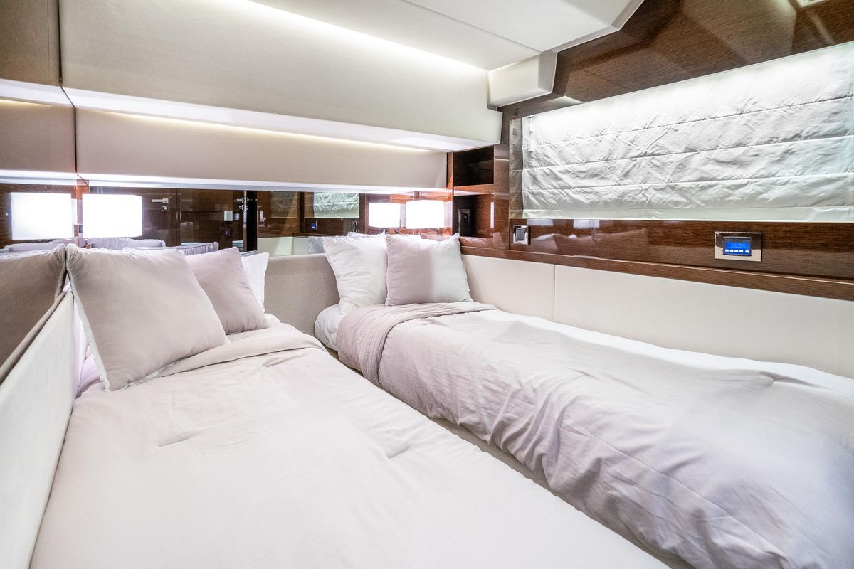 2018 Prestige 63 