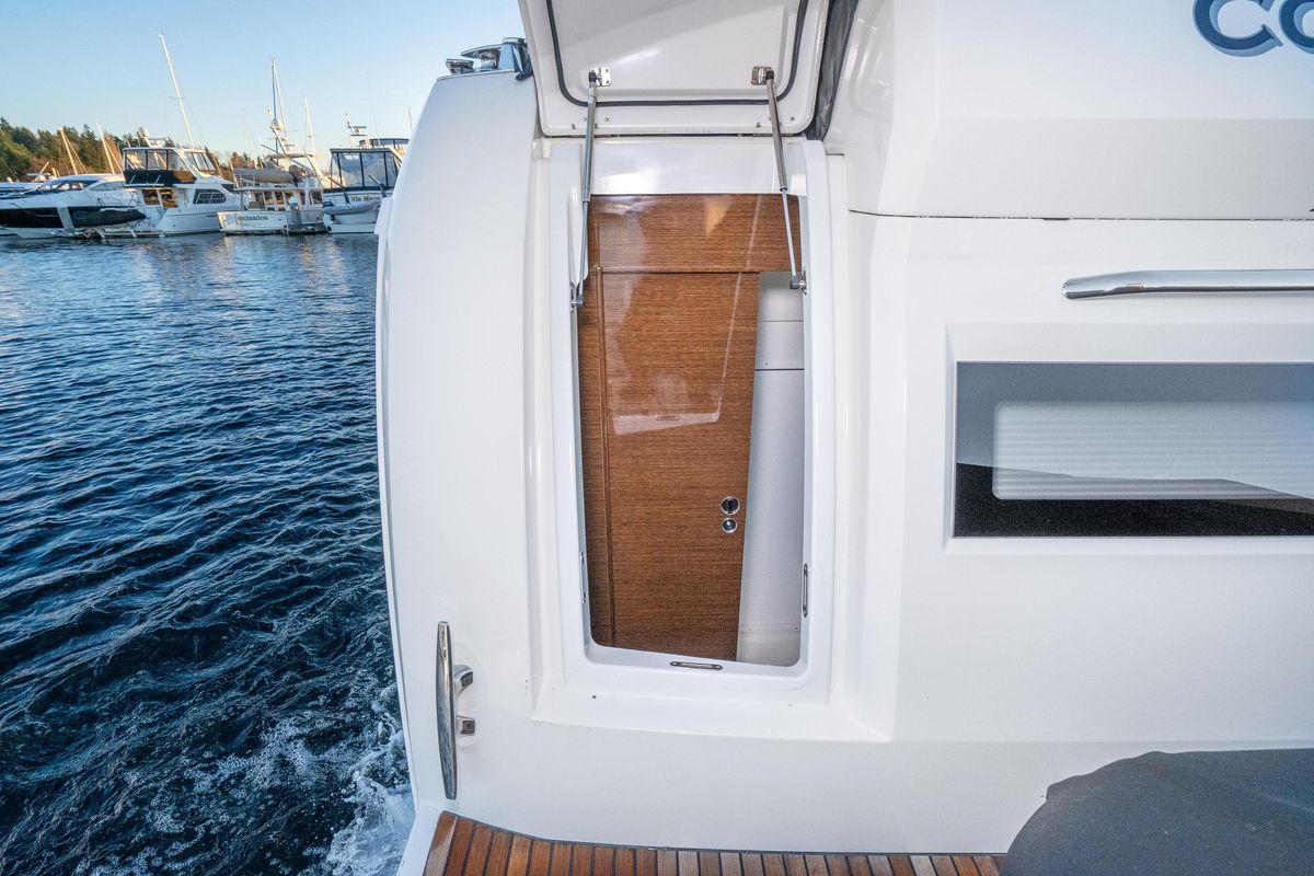 2018 Prestige 63 