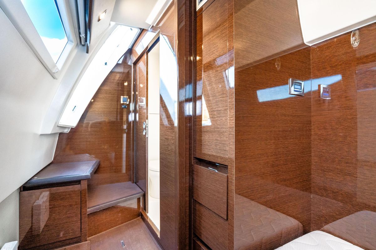 2018 Prestige 63 