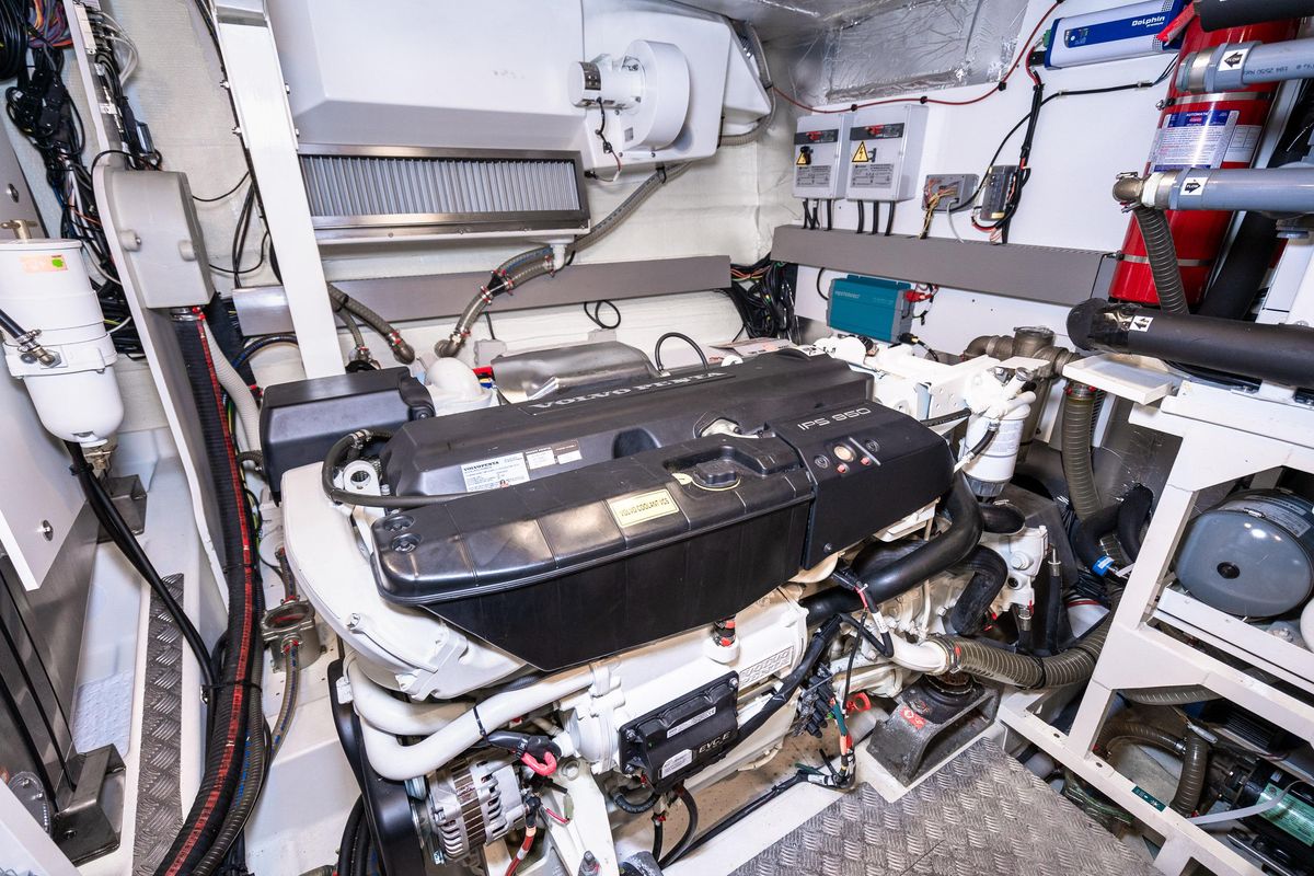 2018 Prestige 63 