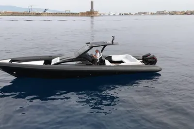 Technohull 40 Explorer
