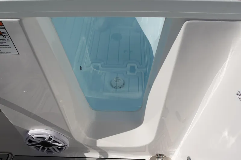  Yacht Photos Pics Livewell on 2025 Sea Fox 328 Commander boat, featuring sleek design and functionality.
