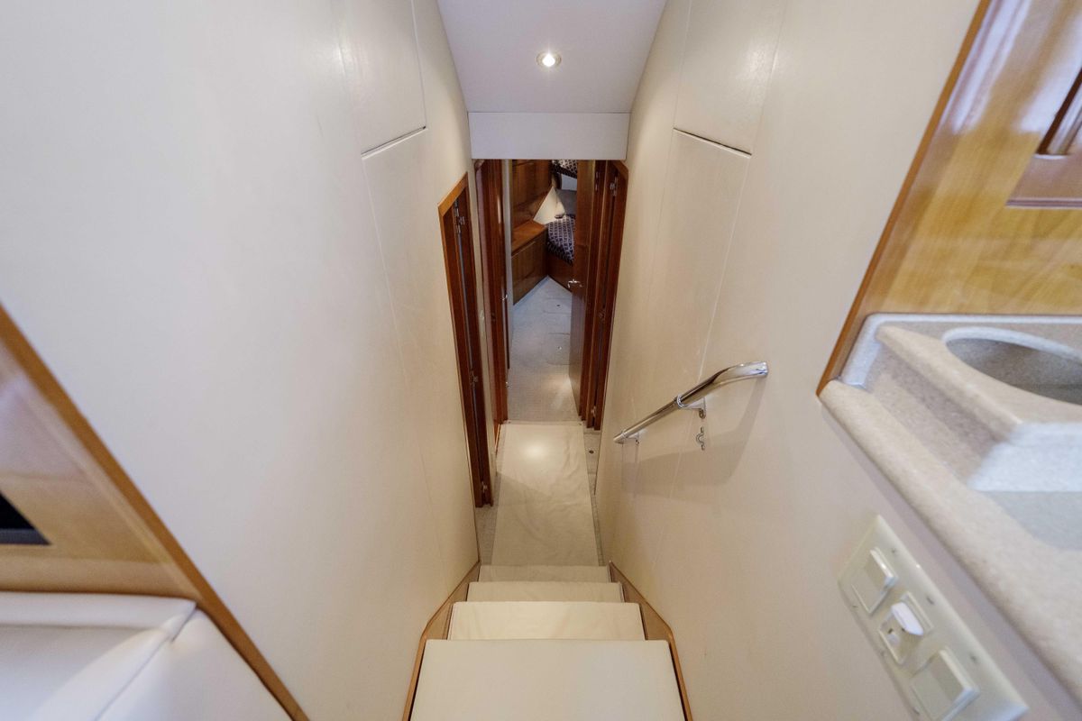 2002 Hatteras 50 
