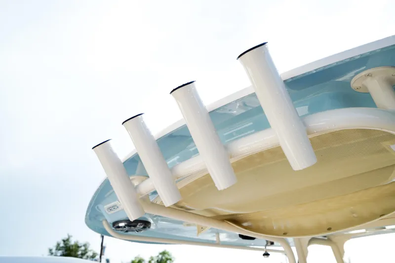  Yacht Photos Pics Grady-White Canyon 271 boat rod holders, 2021 model, close-up view.