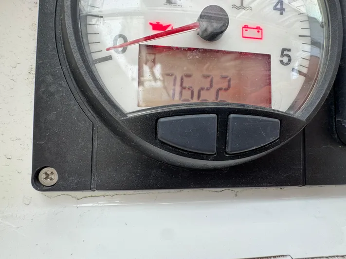 Gayle Force Yacht Photos Pics Close-up of Beneteau Oceanis 38 gauge displaying 7622 hours, model year 2014.