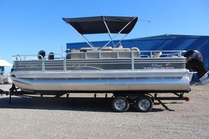 Sun Tracker Fishin' Barge 22 DLX
