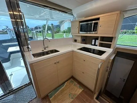 Self Maid Yacht Photos Pics 